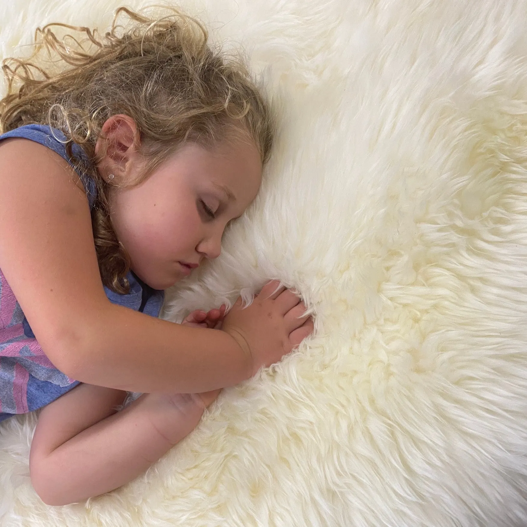 Authentic Sheepskin Rug - Soft Hypoallergenic Fur Throw - Cream - Black - Brown