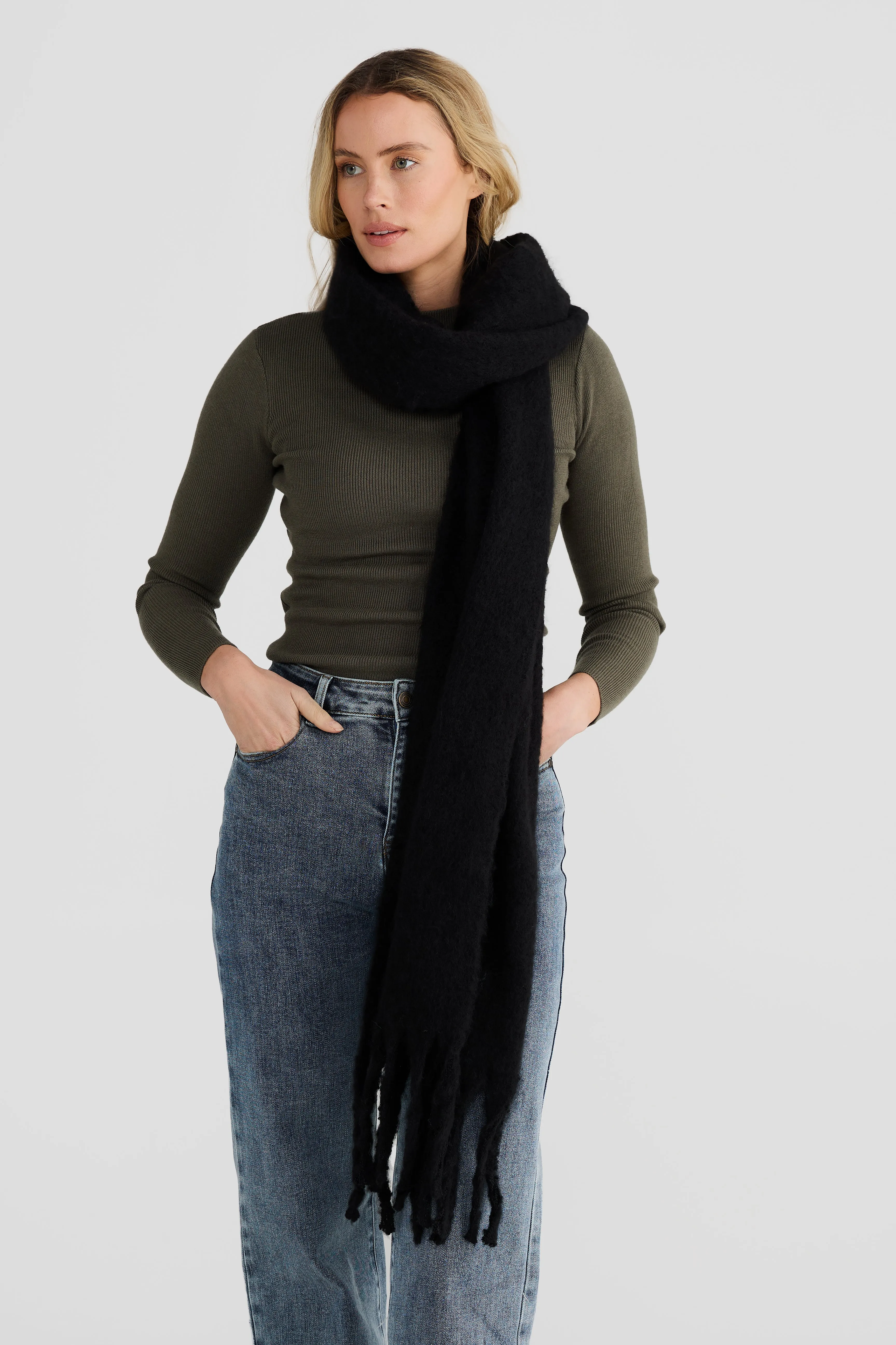 Fluffy Winter Scarf - Black